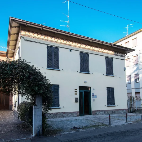 La palazzina in cui ha sede attualmente la Fondazione fu costruita negli anni Cinquanta grazie al lavoro dei militanti.